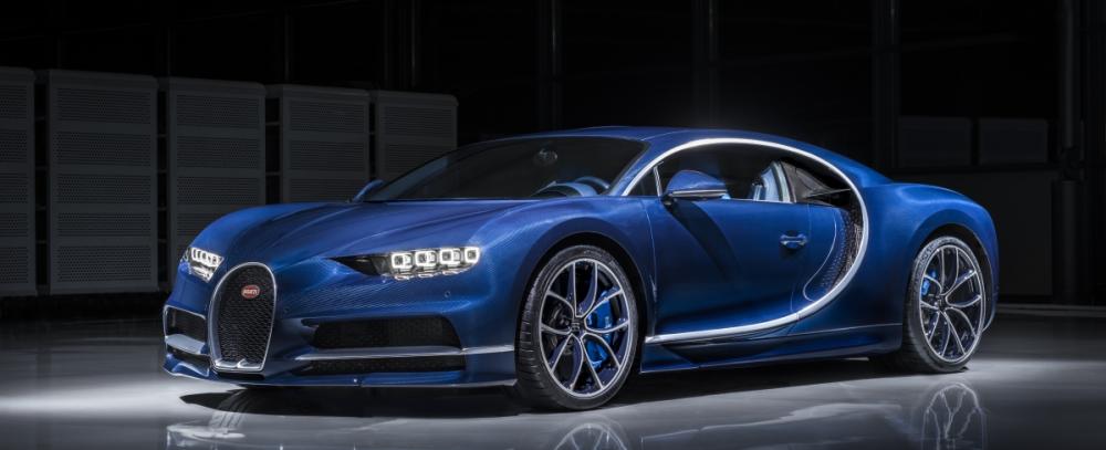 Bugatti Chiron side-view image