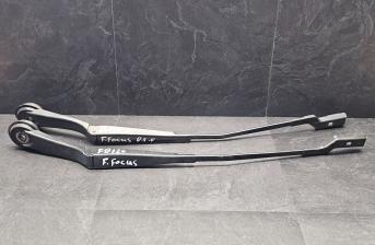 FORD FOCUS ZETEC 2014 MK3 PAIR OF FRONT WINDSCREEN WIPER ARMS BM5117526BC