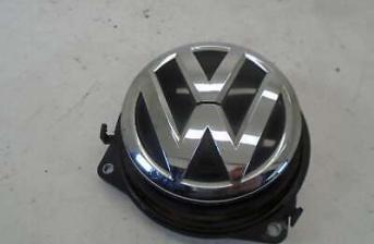 VOLKSWAGEN POLO TAILGATE BADGE AND HANDLE 6C6827469 - 2014-2017