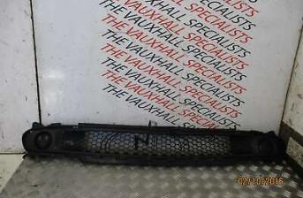 SMART FORFOUR A453 15-ON FRONT BUMPER LOWER CENTRE GRILL A4538880423 *BROKEN