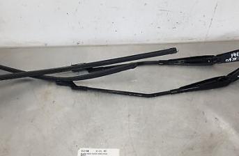 VOLVO XC60 2011-2015 FRONT WIPER ARMS PAIR 30753530 30753529
