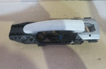 VW POLO 6R MK5 2013 DRIVER SIDE FRONT EXTERIOR DOOR HANDLE P/N: 5N0837205M