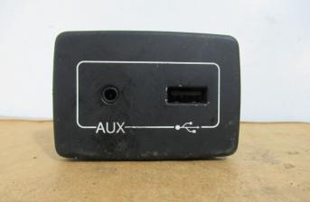 PEUGEOT BOXER VAN MK3 2.0L DIESEL USB AUX SOCKET PORT - MOPAR 735654633