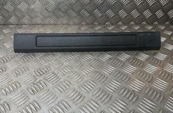 FORD MONDEO MK5  FRONT RIGHT DOOR SILL SCUFF PLATE  16 17 18 19 20 21