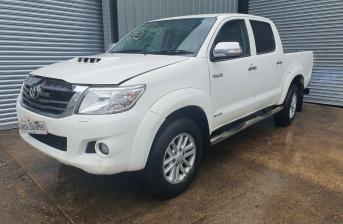 TOYOTA HILUX 2015 3.0 D-4D MK7 LEFT SIDE BREAKING SPARE PARTS  NUT 2015 REF 218