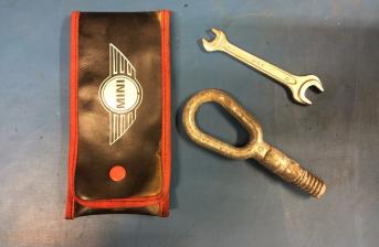BMW Mini One/Cooper/S Towing Eye, Spanner and Carry Case