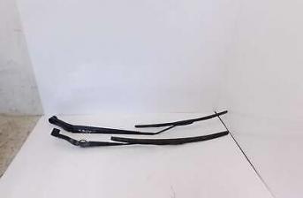 VAUXHALL INSIGNIA B 17-ON FRONT WIPER ARMS WITH BLADES PAIR 28642