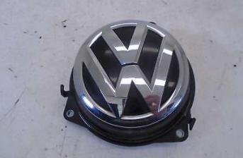 VOLKSWAGEN POLO TAILGATE BADGE AND HANDLE - 6C6827469 2014-2017