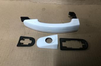FORD FOCUS OR C MAX DRIVER FRONT DOOR HANDLE FROZEN WHITE 2011 - 2018   B901