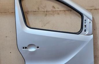 RENAULT TRAFIC 3 X82 2015 OFFSIDE DRIVER SIDE FRONT BARE DOOR SILVER