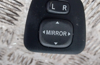 Toyota Aygo Wing Mirrors Control Switch 2014 TOYOTA AYGO Part No 183574
