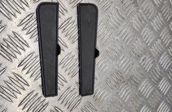 SEAT LEON FR 2021 PAIR OF CENTRAL CONSOLE RUBBER MATS 5FC857494