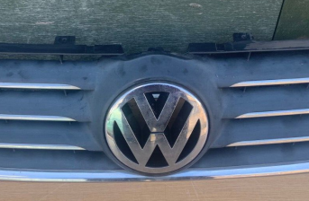 VOLKSWAGEN POLO FRONT GRILLE & BADGE CHROME SURROUND 6Q0853651F
