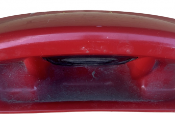 2010 NISSAN MICRA TAILGATE BOOT HANDLE WITH SWITCH  RED