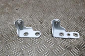 FORD PUMA ST-LINE X OSF FRONT DOOR HINGES FROZEN WHITE (ON BODY) 2019-2023 DK71