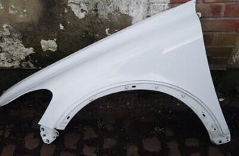 VOLVO C30 2010-2012 LH UK N/S/F PASSENGER FRONT WING WITH ARCH TRIM WHITE 614