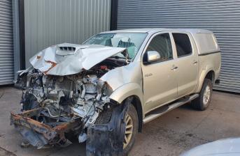 TOYOTA HILUX MK7 2006-15 SILVER 1CO BREAKING FRONT CLIP SPARE PARTS  REF277
