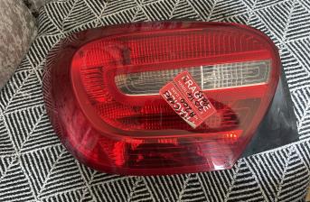 Mercedes a200 read light