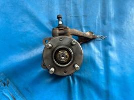 MG TF Left Side Front Non-ABS Hub Assembly (2002 - 2006)