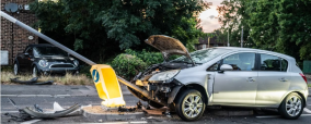 https://www.pexels.com/photo/crashed-car-into-lamp-post-on-london-street-38339706/